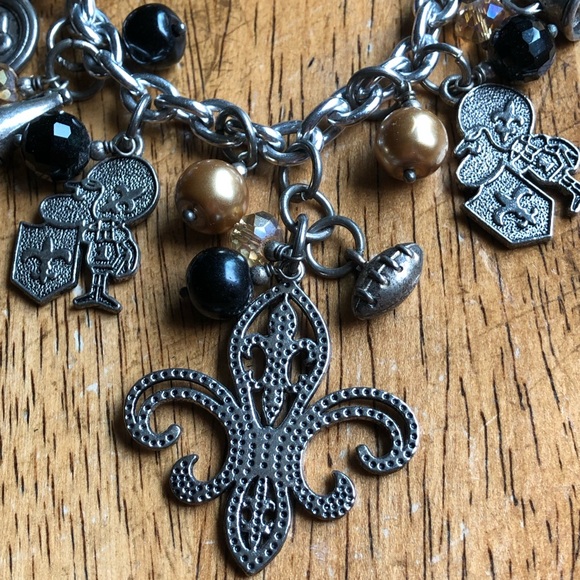 NWT SAINTS FDL NECKLACE has all Saints emblems! - Picture 5 of 7